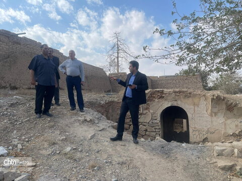 بازدید مدیرعامل صندوق احیاء از بناهای تاریخی استان قم