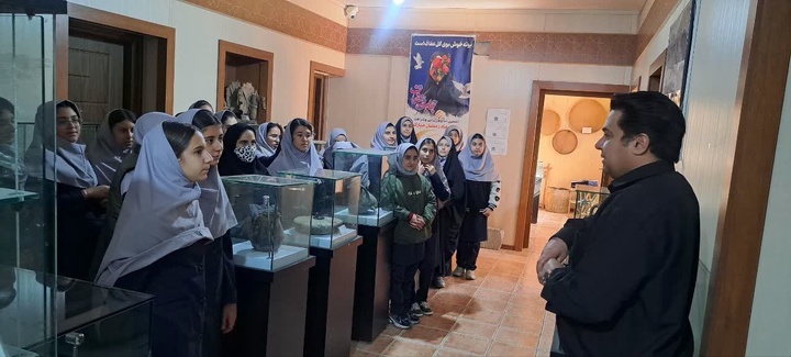 بازدید دانش‌آموزان از موزه میراث‌فرهنگی محلات