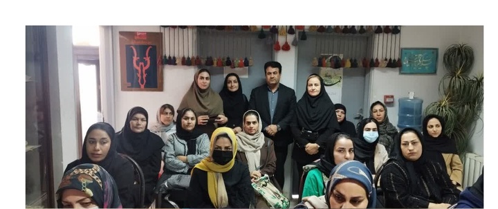 برگزاری دوره آموزشی تولیدات چرمی دست‌دوز برای بانوان شهرستان مهران ایلام
