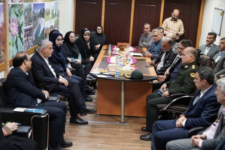 تحول ساختاری وزارتخانه با محوریت عدالت سازمانی و تقویت زیرساخت‌ها دنبال می‌شود/ پروژه‌ها با پیگیری میدانی پیش می‌روند، نه با مکاتبات اداری/ استان‌های ساحلی باید نقشه‌راه گردشگری دریامحوردارائه دهند