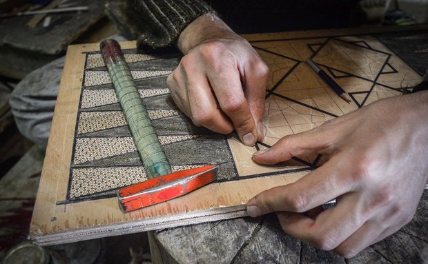 روایت فراموش شده پشت هر نقش و تار و پود/ صنعتگر غایب، هنر خاموش