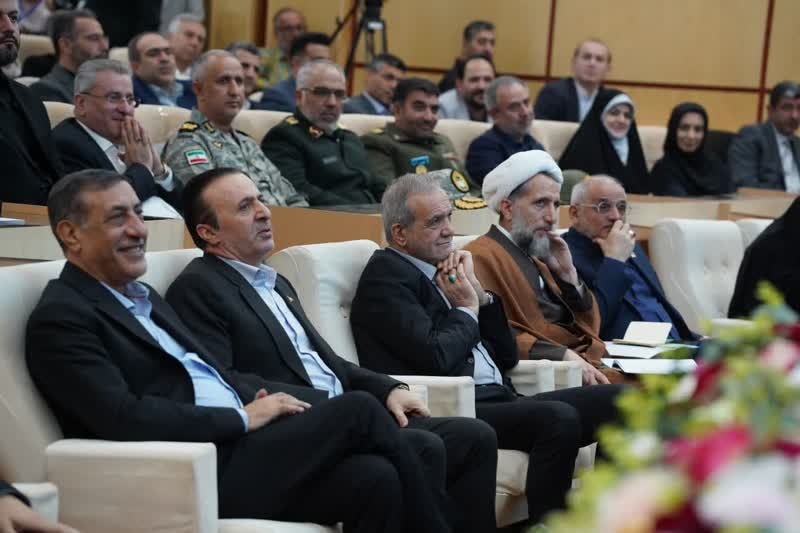 در چهاردهمین مقصد سفرهای استانی، پزشکیان وارد قزوین شد