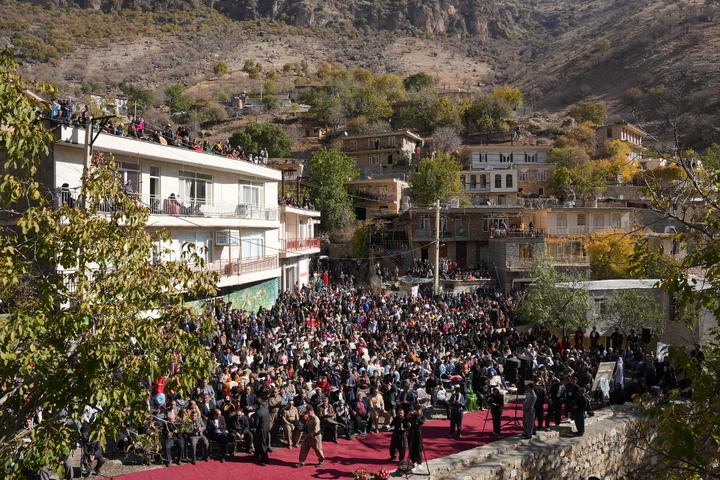 جشن بزرگ شکرانه برداشت انار در پاوه برگزار شد/ حضور چند هزار نفری گردشگران در روستای ساتیاری