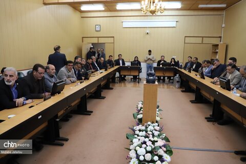 جلسه شورای اداری شهرستان خدابنده به ریاست وزیر میراث‌فرهنگی