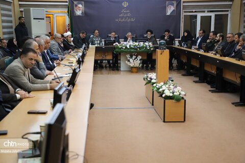 جلسه شورای اداری شهرستان خدابنده به ریاست وزیر میراث‌فرهنگی