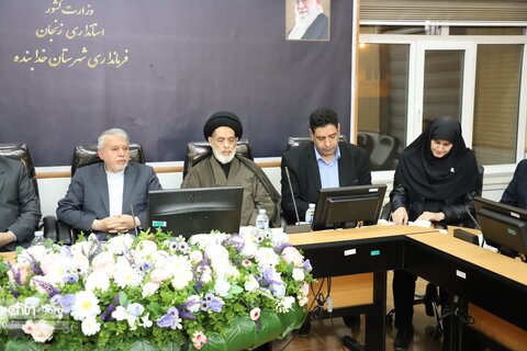 جلسه شورای اداری شهرستان خدابنده به ریاست وزیر میراث‌فرهنگی
