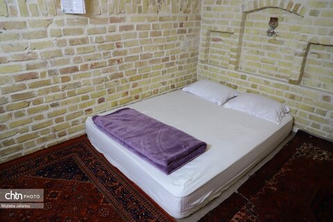 بازدید وزیر میراث‌فرهنگی از اقامتگاه سنتی ایلخانی در شهرستان سلطانیه