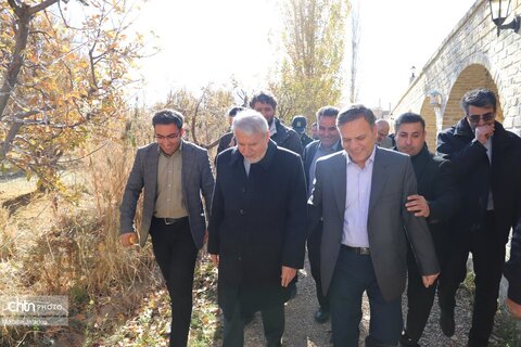 بازدید وزیر میراث‌فرهنگی از اقامتگاه سنتی ایلخانی در شهرستان سلطانیه