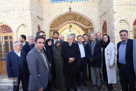 بازدید وزیر میراث‌فرهنگی از اقامتگاه سنتی ایلخانی در شهرستان سلطانیه