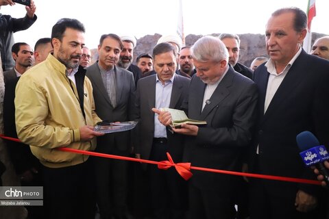 افتتاح دهکده گردشگری گلابر توسط وزیر میراث‌فرهنگی، گردشگری و صنایع‌دستی
