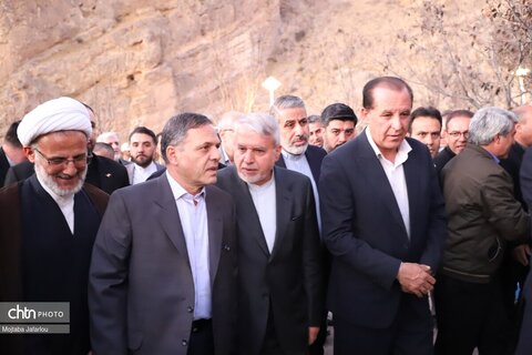 افتتاح مجموعه گردشگری گلابر توسط وزیر میراث‌فرهنگی، گردشگری و صنایع‌دستی