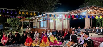 برگزاری آیین شب شعر و شاهنامه‌خوانی در بوم‌گردی «کی‌قباد» دزپارت