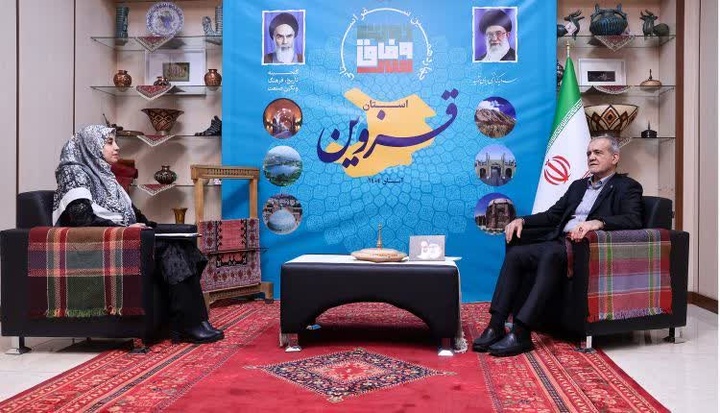 صنایع‌دستی قزوین در قاب رسانه ملی/ آثار هنرمندان قزوینی زینت‌بخش اتاق گفت‌وگوی خبری رئیس‌جمهوری