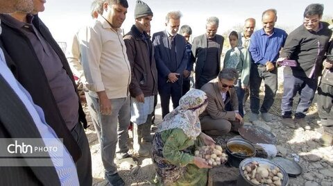 بازدید مدیر کل میراث فرهنگی یزد از کارگاه داوطلبانه مرمت اضطراری برج سنگی تاریخی روستای زارکوییه بهاباد