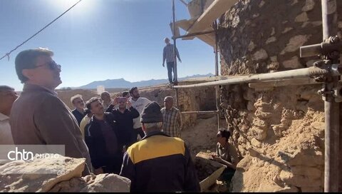 بازدید مدیر کل میراث فرهنگی یزد از کارگاه داوطلبانه مرمت اضطراری برج سنگی تاریخی روستای زارکوییه بهاباد