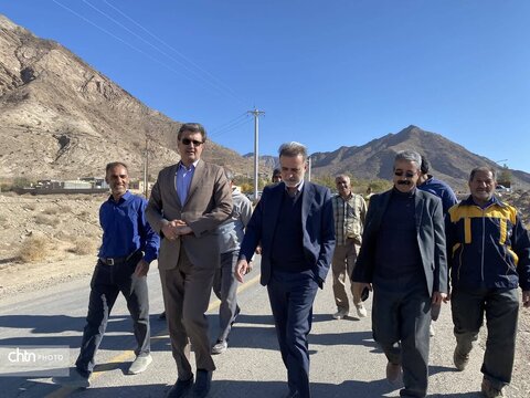 بازدید مدیر کل میراث فرهنگی یزد از کارگاه داوطلبانه مرمت اضطراری برج سنگی تاریخی روستای زارکوییه بهاباد