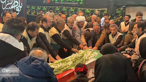 مراسم عزاداری فاطمی با حضور شهید گمنام در حسینیه اعظم هلال رضوی ارومیه