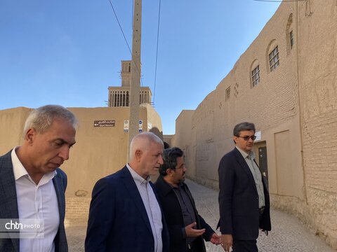 بازدید مدیرعامل صندوق احیا از مجموعه پردیسان ابرکوه