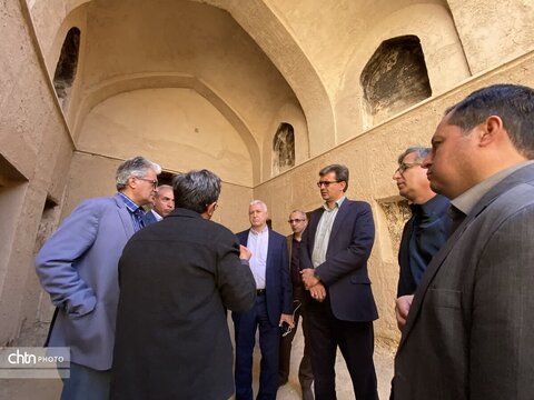 بازدید مدیرعامل صندوق احیا از مجموعه پردیسان ابرکوه