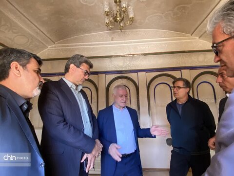 بازدید مدیرعامل صندوق احیا از مجموعه پردیسان ابرکوه