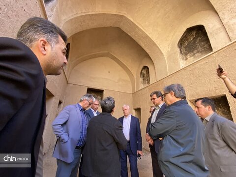 بازدید مدیرعامل صندوق احیا از مجموعه پردیسان ابرکوه