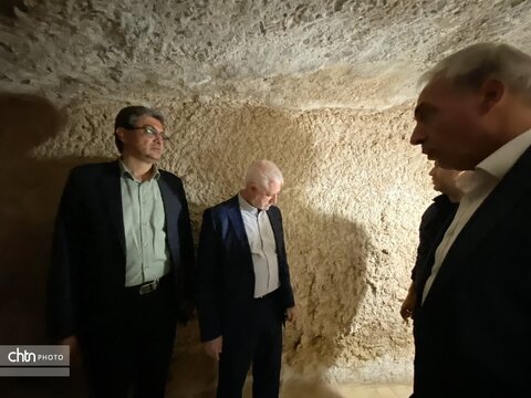 بازدید مدیرعامل صندوق احیا از مجموعه پردیسان ابرکوه