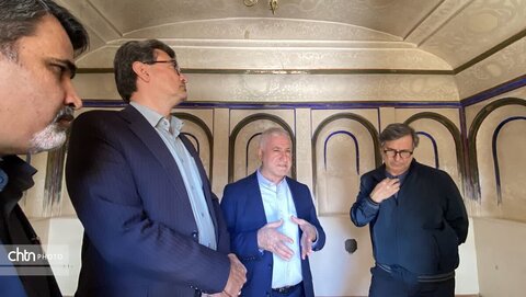 بازدید مدیرعامل صندوق احیا از مجموعه پردیسان ابرکوه