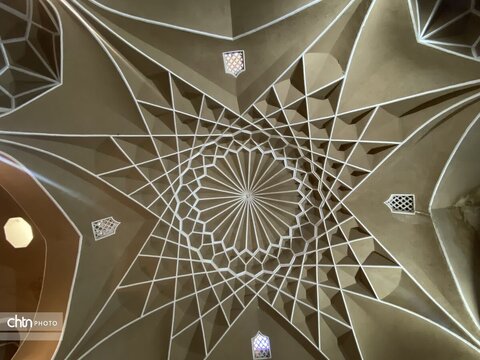 بازدید مدیرعامل صندوق احیا از مجموعه باغ صدری تفت