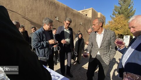 بازدید مدیرعامل صندوق احیا از مجموعه باغ صدری تفت