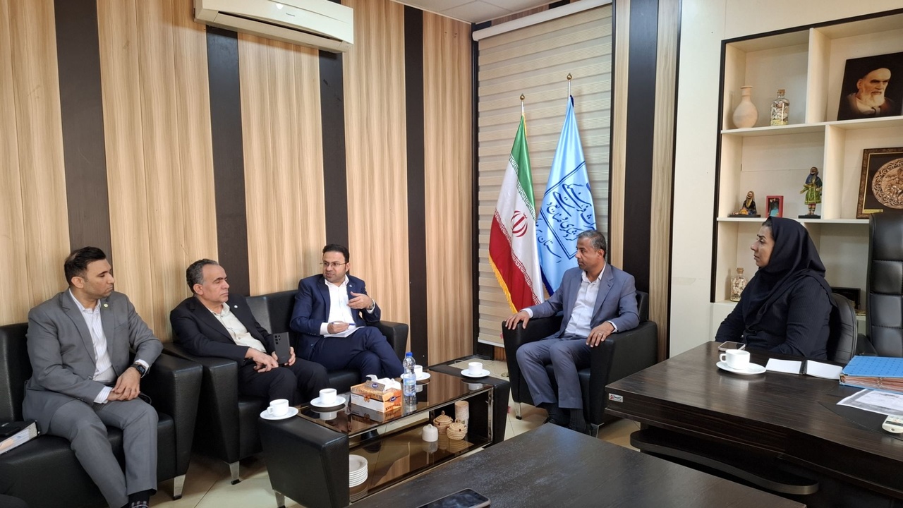 بررسی و رفع موانع تسهیلات سرمایه‌گذاران گردشگری هرمزگان