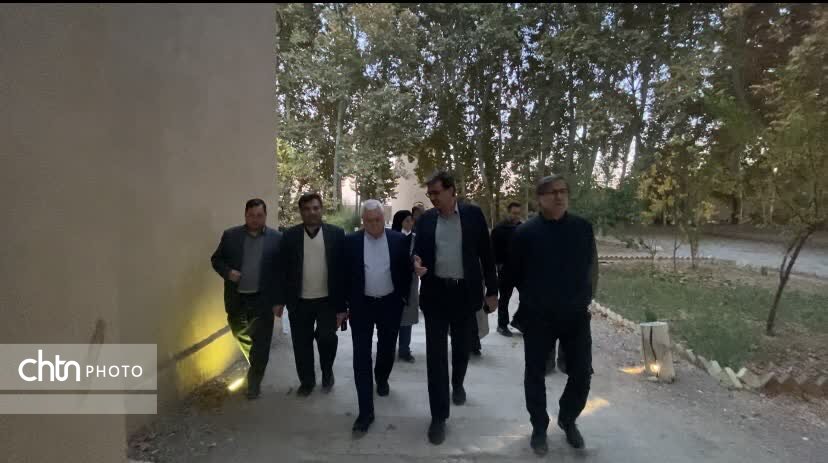 بازدید برزین ضرغامی مدیر عامل صندوق احیا از مجموعه میراث جهانی باغ پهلوانپور و سوییت های اقامتی مجموعه