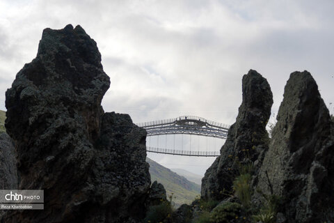 پل معلق ورگه سران؛ جاذبه ای هیجان انگیز در سرعین