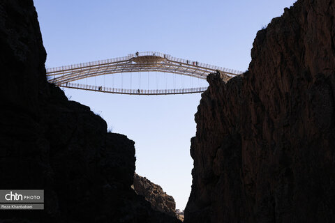 پل معلق ورگه سران؛ جاذبه ای هیجان انگیز در سرعین
