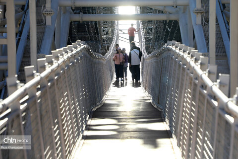 پل معلق ورگه سران؛ جاذبه ای هیجان انگیز در سرعین