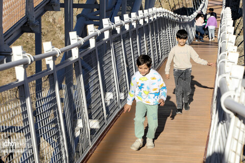 پل معلق ورگه سران؛ جاذبه ای هیجان انگیز در سرعین