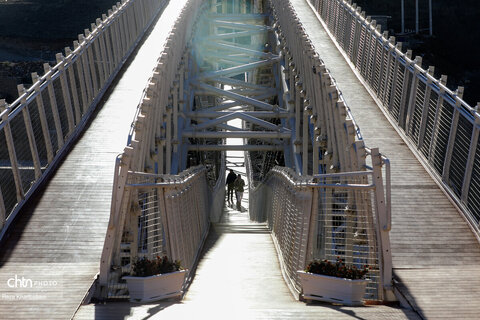 پل معلق ورگه سران؛ جاذبه ای هیجان انگیز در سرعین