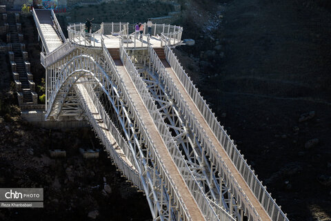 پل معلق ورگه سران؛ جاذبه ای هیجان انگیز در سرعین