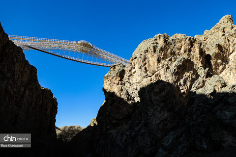 پل معلق ورگه سران؛ جاذبه ای هیجان انگیز در سرعین