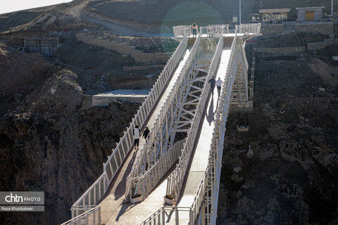 پل معلق ورگه سران؛ جاذبه ای هیجان انگیز در سرعین