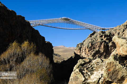 پل معلق ورگه سران؛ جاذبه ای هیجان انگیز در سرعین