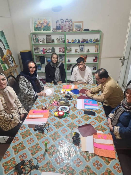 برگزاری کارگاه آموزشی آشنایی با صحافی سنتی برای کم توانان ذهنی