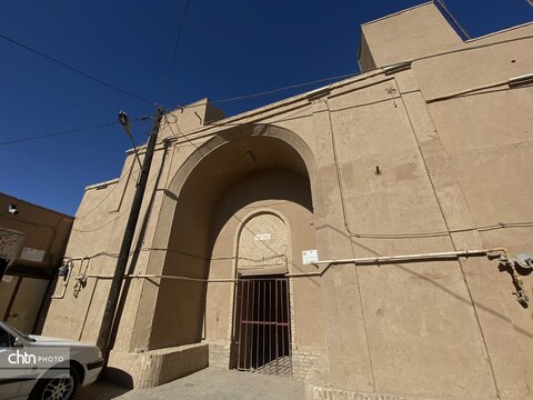 بازدید برزین ضرغامی مدیر عامل صندوق احیا و بهره برداری از اماکن تاریخی و فرهنگی و هیئت همراه از مجموعه چرخاب اردکان