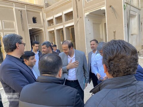 بازدید برزین ضرغامی مدیر عامل صندوق احیا و بهره برداری از اماکن تاریخی و فرهنگی و هیئت همراه از مجموعه چرخاب اردکان