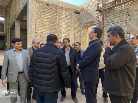 بازدید برزین ضرغامی مدیر عامل صندوق احیا و بهره برداری از اماکن تاریخی و فرهنگی و هیئت همراه از مجموعه چرخاب اردکان