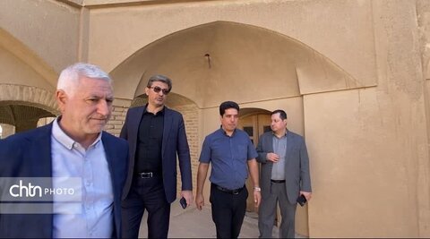 بازدید برزین ضرغامی مدیر عامل صندوق احیا و بهره برداری از اماکن تاریخی و فرهنگی و هیئت همراه از مجموعه حجت آباد وزیر