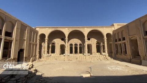 بازدید برزین ضرغامی مدیر عامل صندوق احیا و بهره برداری از اماکن تاریخی و فرهنگی و هیئت همراه از مجموعه حجت آباد وزیر