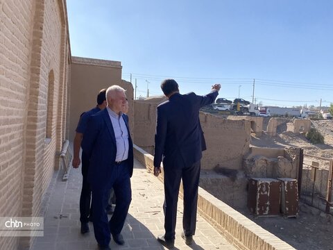 بازدید برزین ضرغامی مدیر عامل صندوق احیا و بهره برداری از اماکن تاریخی و فرهنگی و هیئت همراه از مجموعه حجت آباد وزیر