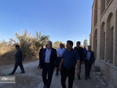 بازدید برزین ضرغامی مدیر عامل صندوق احیا و بهره برداری از اماکن تاریخی و فرهنگی و هیئت همراه از مجموعه حجت آباد وزیر