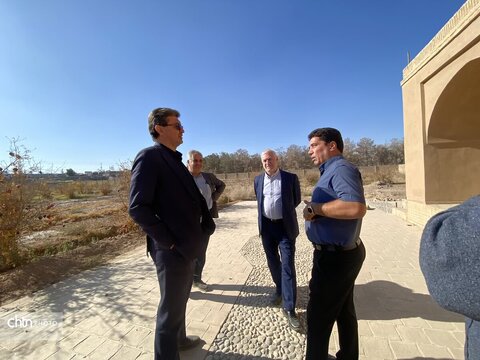 بازدید برزین ضرغامی مدیر عامل صندوق احیا و بهره برداری از اماکن تاریخی و فرهنگی و هیئت همراه از مجموعه حجت آباد وزیر