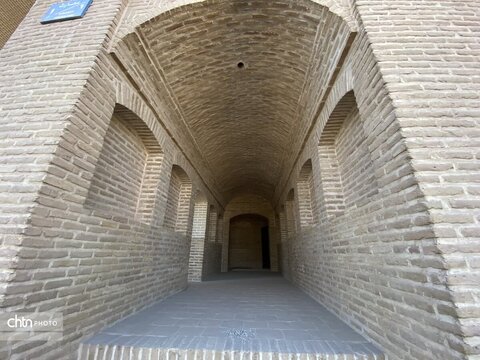 بازدید برزین ضرغامی مدیر عامل صندوق احیا و بهره برداری از اماکن تاریخی و فرهنگی و هیئت همراه از مجموعه حجت آباد وزیر